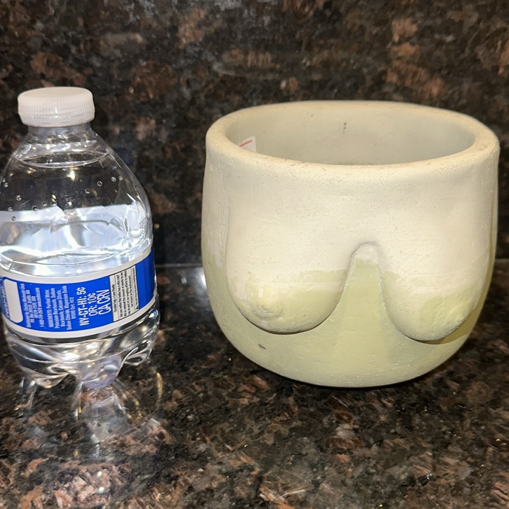Flower pot - Picture 3 of 3